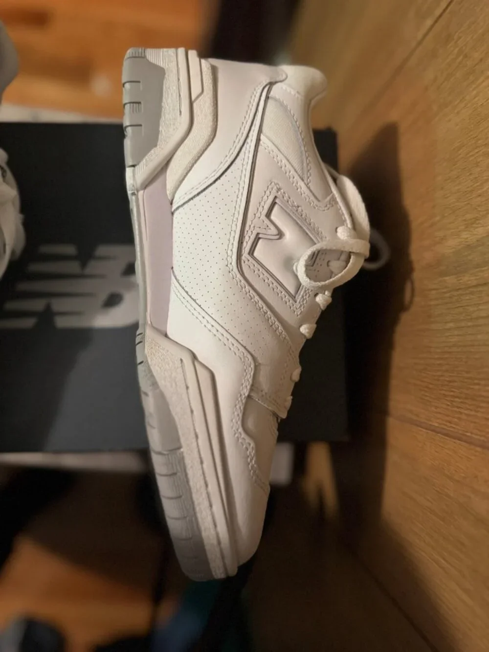 New Balance 550 Mens 8 NWT in box
